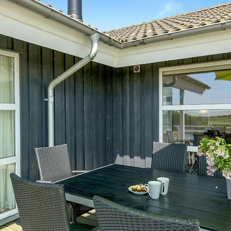 Holiday home Chrisse - 550m From The Sea By Interhome