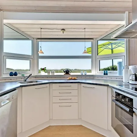 Holiday home Chrisse - 550m From The Sea By Interhome Lakolk