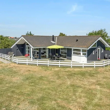 Chrisse - 550m From The Sea By Interhome