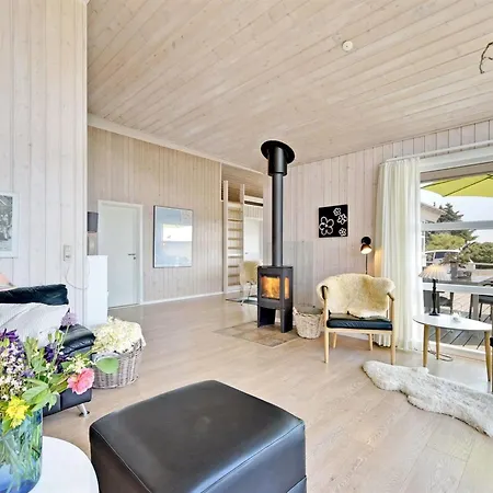 Nyaraló Chrisse - 550m From The Sea By Interhome *